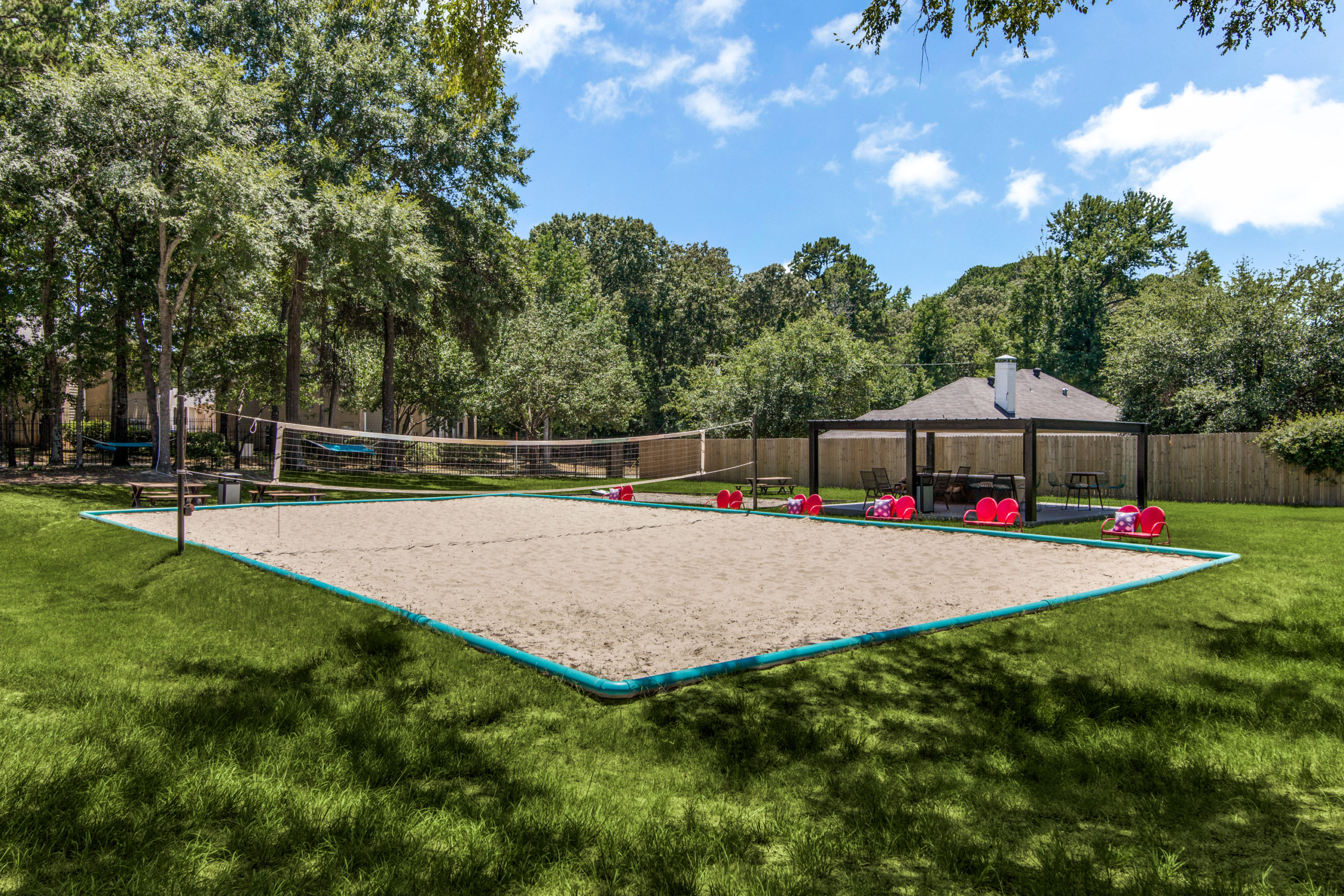 The Foundry apartments for rent in Tyler, TX is the best option for off-campus housing. Located steps from the UT Tyler campus and closely located to Texas College and Tyler Junior College, The Foundry has all the convenience of off-campus housing.
