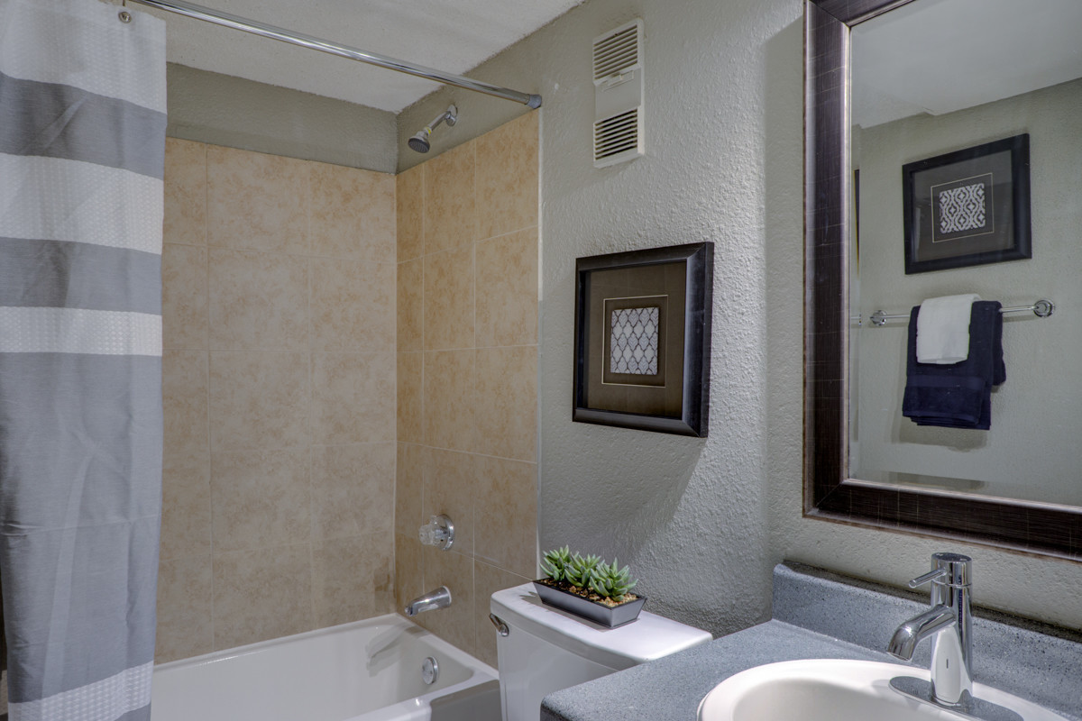 The Foundry apartments for rent in Tyler, TX is the best option for off-campus housing. Located steps from the UT Tyler campus and closely located to Texas College and Tyler Junior College, The Foundry has all the convenience of off-campus housing.