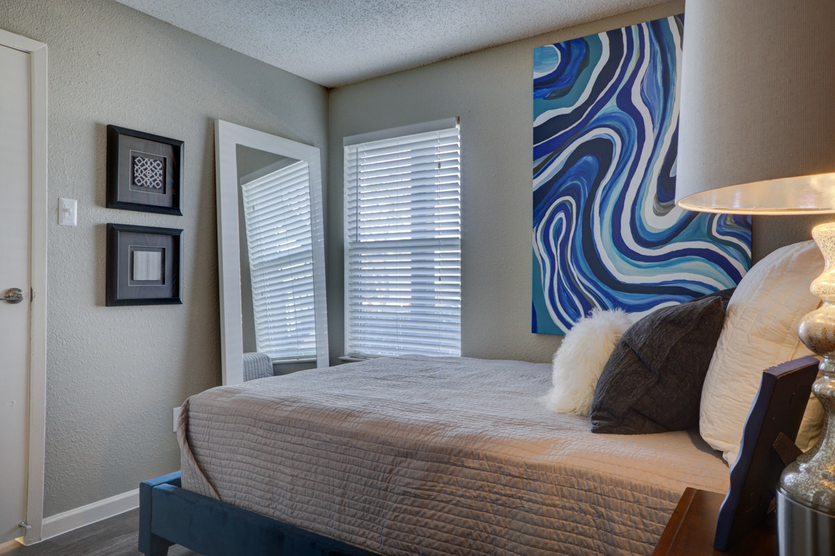 The Foundry apartments for rent in Tyler, TX is the best option for off-campus housing. Located steps from the UT Tyler campus and closely located to Texas College and Tyler Junior College, The Foundry has all the convenience of off-campus housing.
