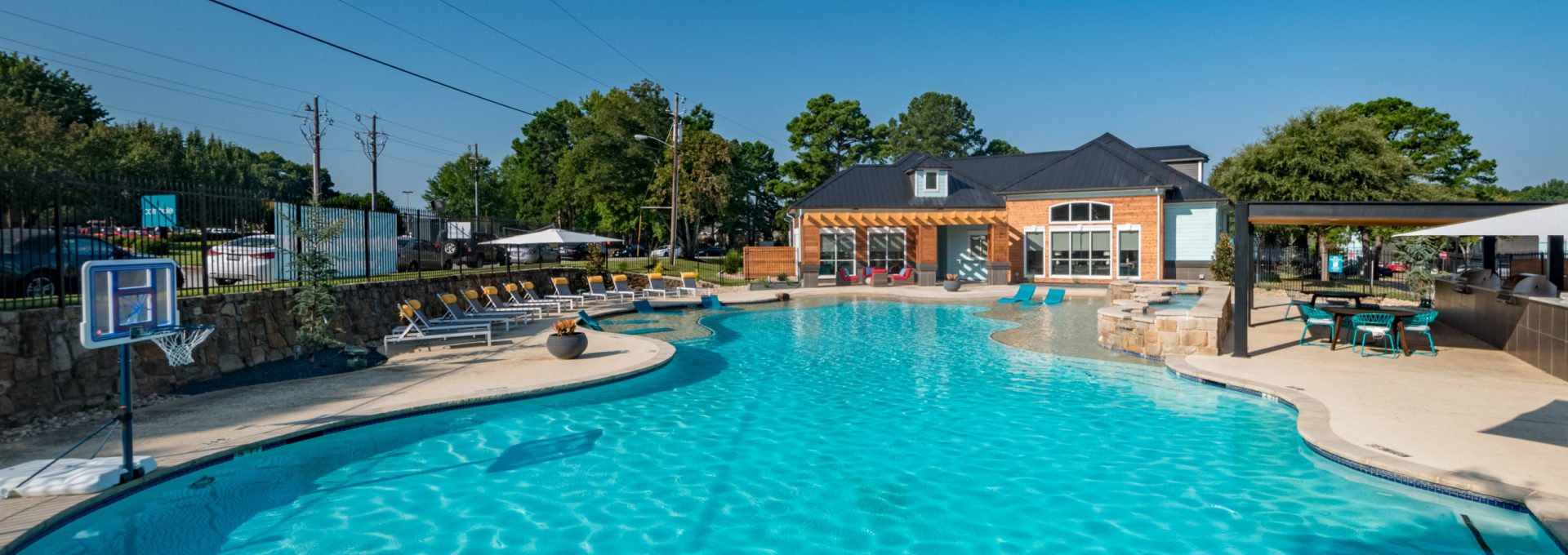 The Foundry apartments for rent in Tyler, TX is the best option for off-campus housing. Located steps from the UT Tyler campus and closely located to Texas College and Tyler Junior College, The Foundry has all the convenience of off-campus housing.